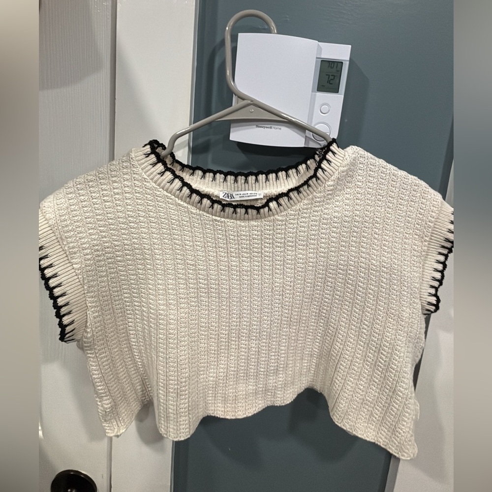 ZARA Cream Knit Sleeveless Top with Black Edge